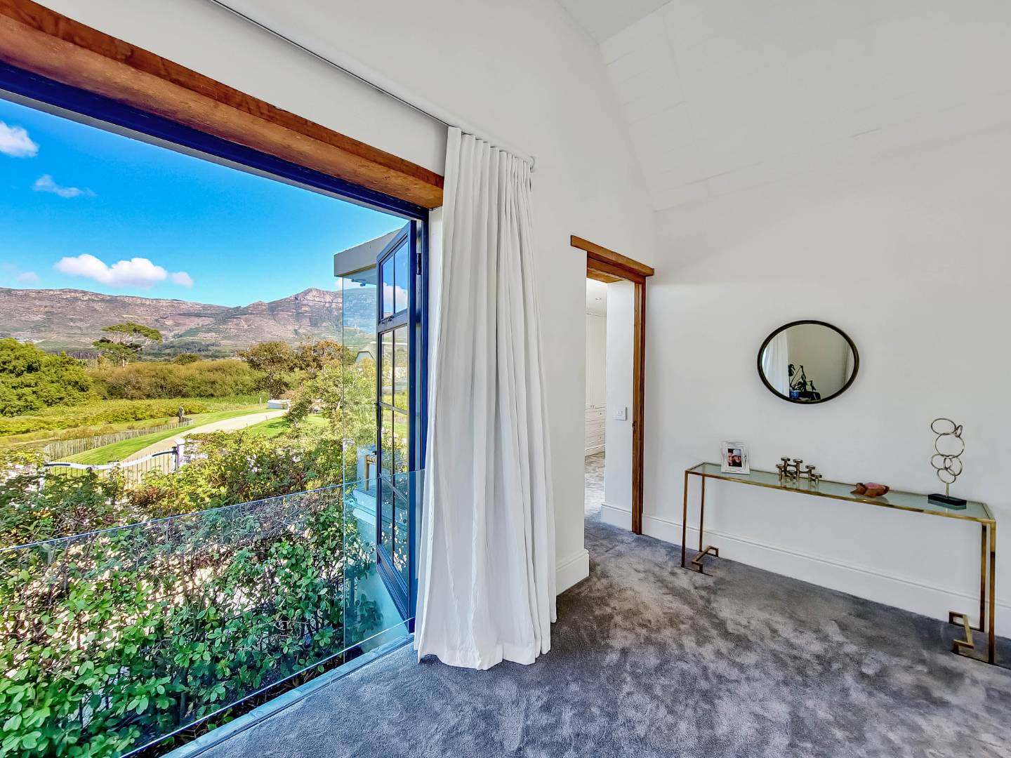 5 Bedroom Property for Sale in Constantia Western Cape